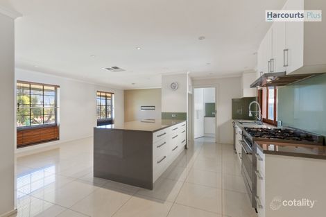 Property photo of 12 Koomooloo Crescent Hallett Cove SA 5158