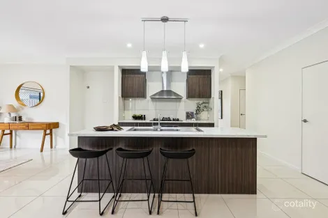 Property photo of 35 Great Sandy Circuit Pimpama QLD 4209