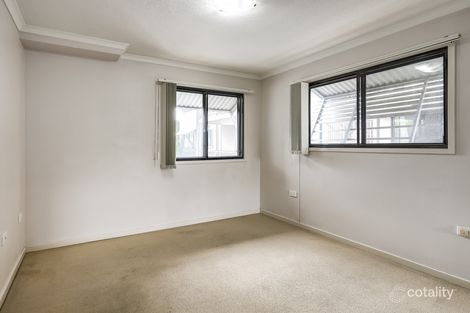 Property photo of 13/106 Linton Street Kangaroo Point QLD 4169