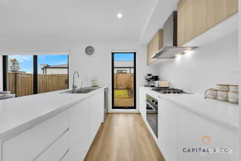 Property photo of 23 Bergamot Boulevard Mickleham VIC 3064