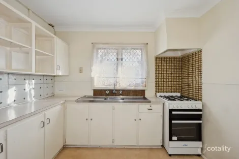 Property photo of 5 Grasmere Place Kelmscott WA 6111