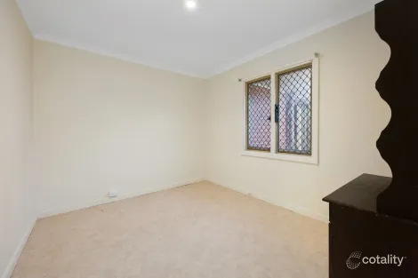 Property photo of 5 Grasmere Place Kelmscott WA 6111
