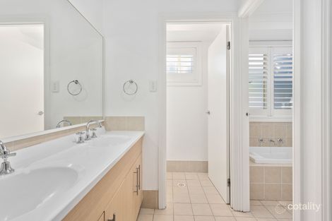 Property photo of 6 Bedarra Court Shell Cove NSW 2529