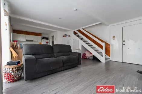 Property photo of 19 Simmons Place Kelso NSW 2795