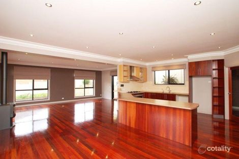 Property photo of 5 Langbourne Court Greenvale VIC 3059