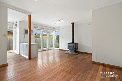Property photo of 10 Thompson Court Werribee VIC 3030