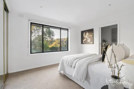 Property photo of 4 Roxby Close Eltham VIC 3095