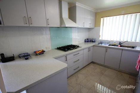 Property photo of 4 Tobin Way Cooloongup WA 6168