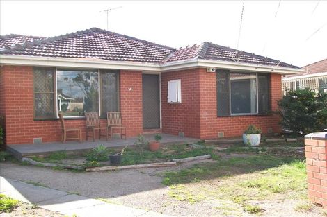 Property photo of 17 Gumtree Close St Albans VIC 3021
