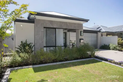 Property photo of 11 Larapinta Parkway Wanneroo WA 6065