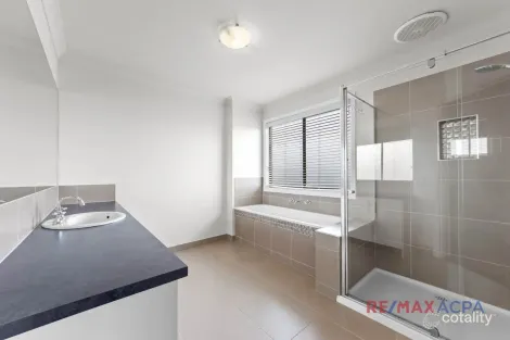 Property photo of 12 Feather Place Point Cook VIC 3030