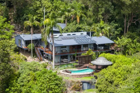 Property photo of 980 Mount Nebo Road Jollys Lookout QLD 4520