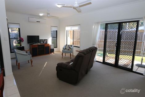 10/4 Kal-Ma-Kuta Dr, Sandstone Point, QLD 4511