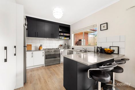 Property photo of 2/7 Evans Crescent Reservoir VIC 3073