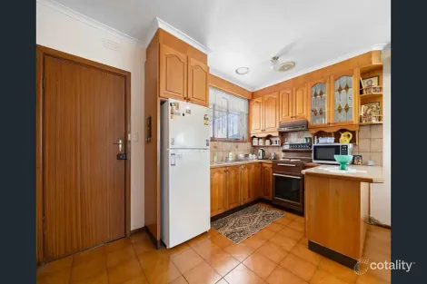 Property photo of 16 Avondale Avenue St Albans VIC 3021