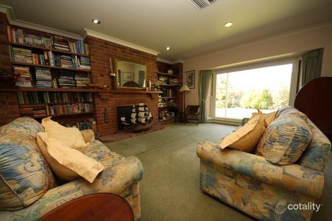 Property photo of 16 Weldon Power Court Horsham VIC 3400