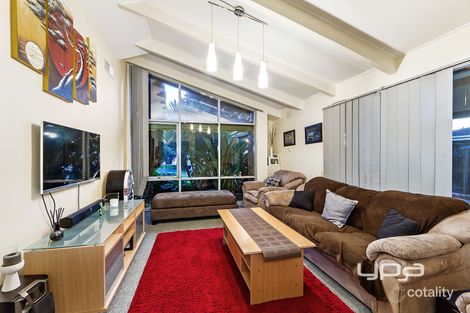 Property photo of 2 Camelot Drive Albanvale VIC 3021