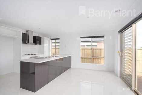 Property photo of 5 McKenna Place Pakenham VIC 3810