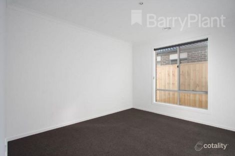 Property photo of 5 McKenna Place Pakenham VIC 3810