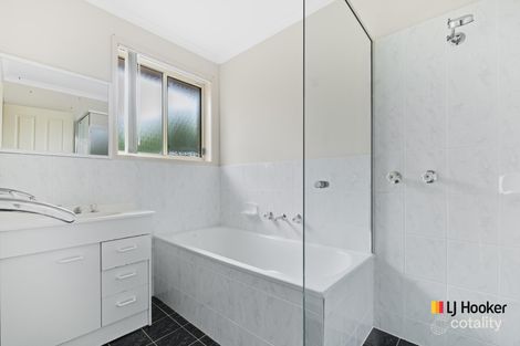 Property photo of 14 Dacomb Court Dunlop ACT 2615