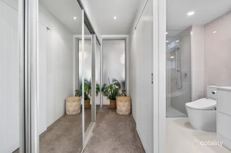 Property photo of 1718/1 Rialto Quay Drive Hope Island QLD 4212