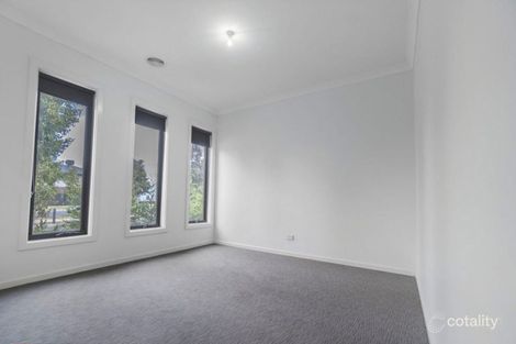 Property photo of 70 Moor Park Drive Craigieburn VIC 3064
