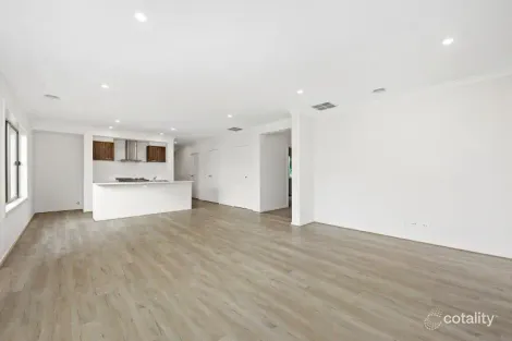 Property photo of 12 Limetree Way Lake Gardens VIC 3355