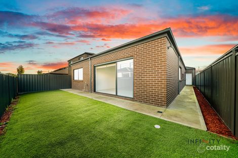 Property photo of 22 Homeland Drive Tarneit VIC 3029