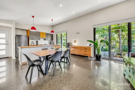 Property photo of 6 Woodlands Grove Bright VIC 3741