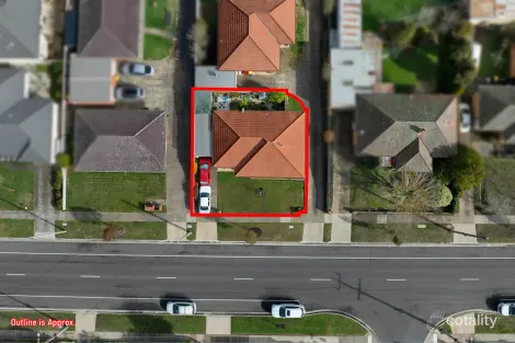 Property photo of 1/15 Lake Street Wendouree VIC 3355