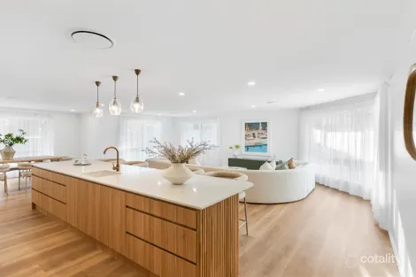 Property photo of 34 Canada Place Arundel QLD 4214