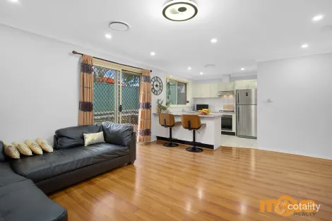 Property photo of 4 Webb Place Minto NSW 2566