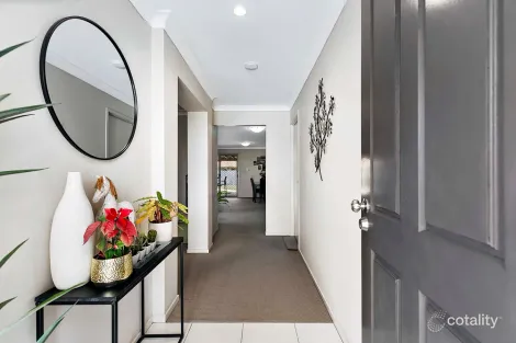 Property photo of 4 Mia Court Nikenbah QLD 4655