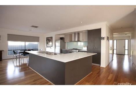 Property photo of 4 Alness Court Deer Park VIC 3023
