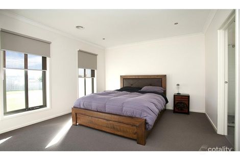 Property photo of 4 Alness Court Deer Park VIC 3023