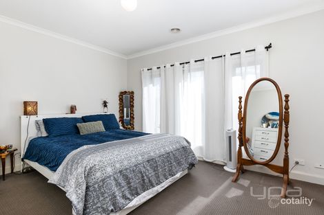 Property photo of 26 Barleygrass Crescent Brookfield VIC 3338