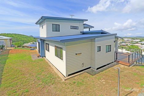 Property photo of 15 Discovery Crescent Rosslyn QLD 4703