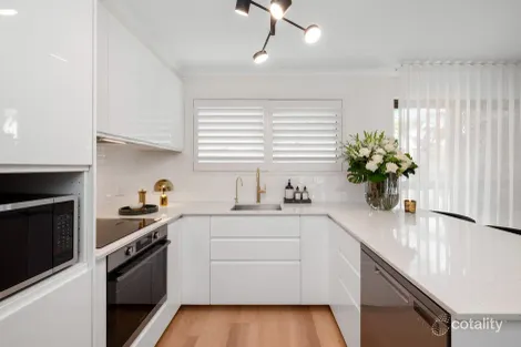 Property photo of 4/91 Kitchener Street Coorparoo QLD 4151