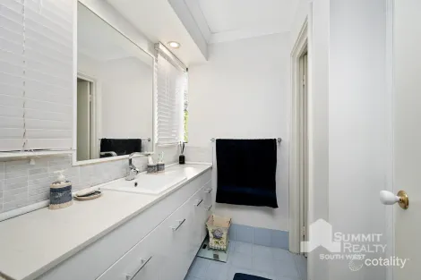 Property photo of 10 Stanton Way Leschenault WA 6233