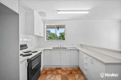 Property photo of 29 Bennelong Crescent Macquarie ACT 2614
