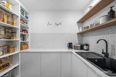 8 Jasmin Cir, Bokarina, QLD 4575