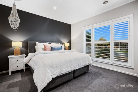 Property photo of 6 Flinders Place Caroline Springs VIC 3023