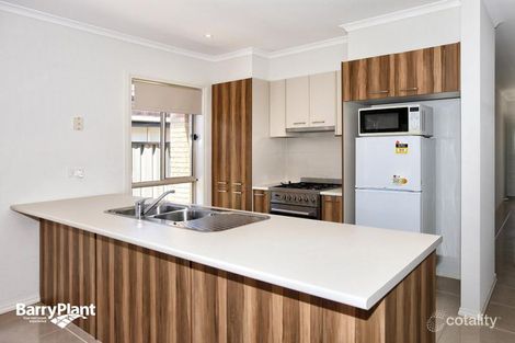 Property photo of 23 Daymar Circuit Craigieburn VIC 3064