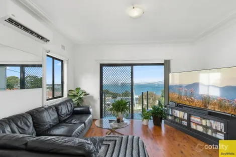 68 GRAND VIEW PDE, LAKE HEIGHTS, NSW 2502