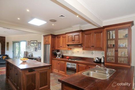 Property photo of 5 Caithness Crescent Glen Waverley VIC 3150