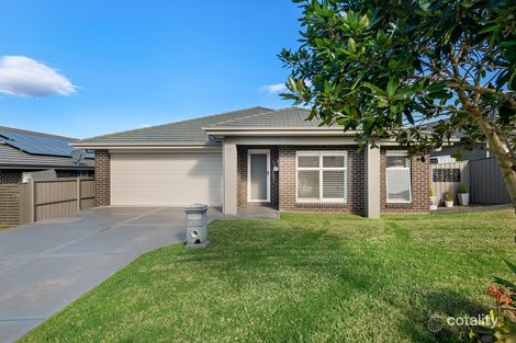 Property photo of 35 Sandpiper Circuit Aberglasslyn NSW 2320