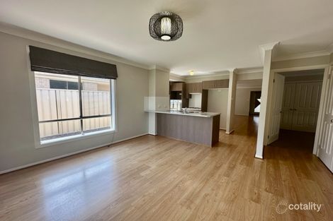 Property photo of 1/8 McCubbin Close Metford NSW 2323
