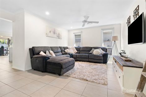 Property photo of 35 Sandpiper Circuit Aberglasslyn NSW 2320