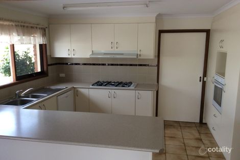 Property photo of 13 Daphne Close Mill Park VIC 3082