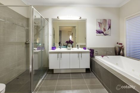 Property photo of 3 Grovedale Way Manor Lakes VIC 3024